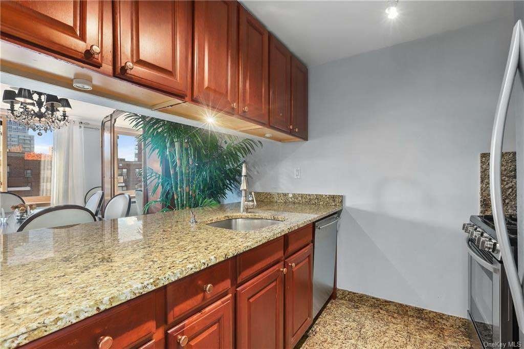 3 Bed 3 Bath Property, New York • 1,818 Sq Ft