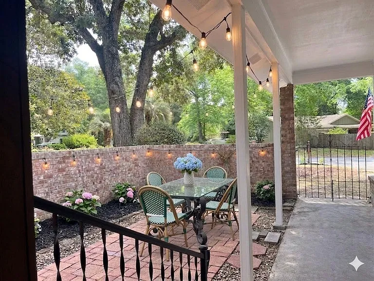 1279 Old Colony Rd — Photo 3