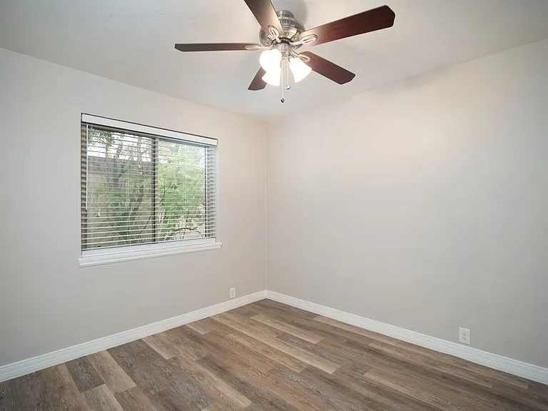 1333 E Thomas Rd — Photo 12