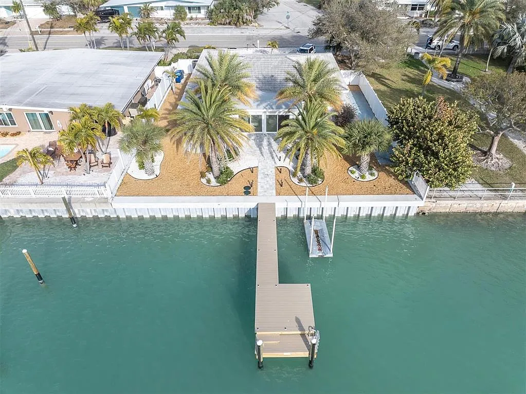 Building Photo - 9020 Gulf Blvd
