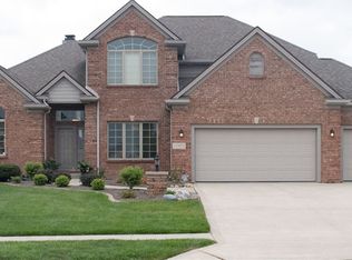 13935 Sandstone Dr, Fort Wayne, IN 46814