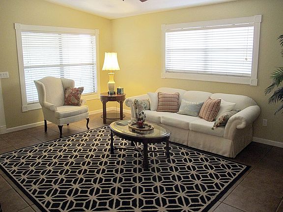 4th image of 2624 Glenview Dr