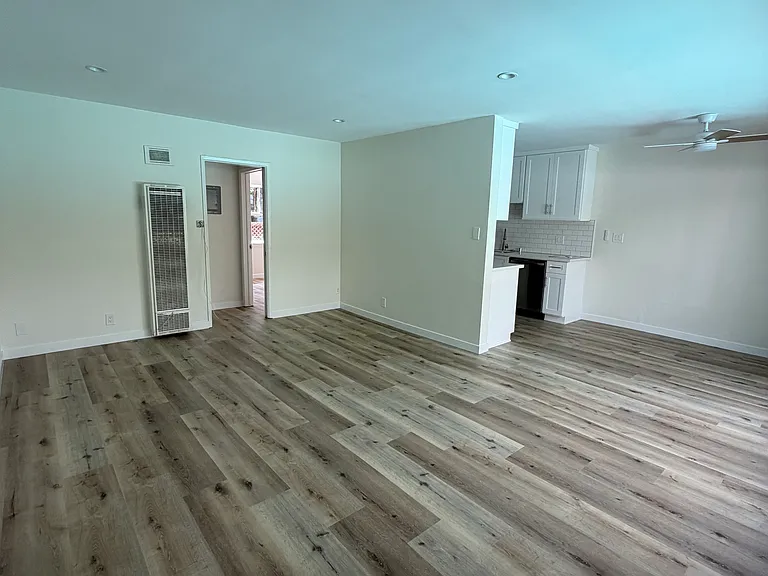 1331 Havenhurst Dr #207 — Photo 1