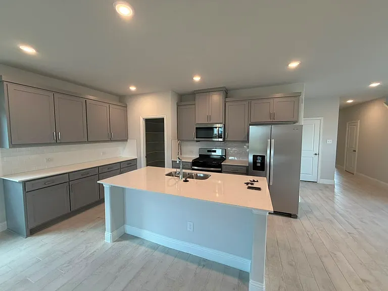 3115 Cordelia Dr — Photo 4