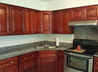 10338 S Parkside Ave, Oak Lawn, IL 60453