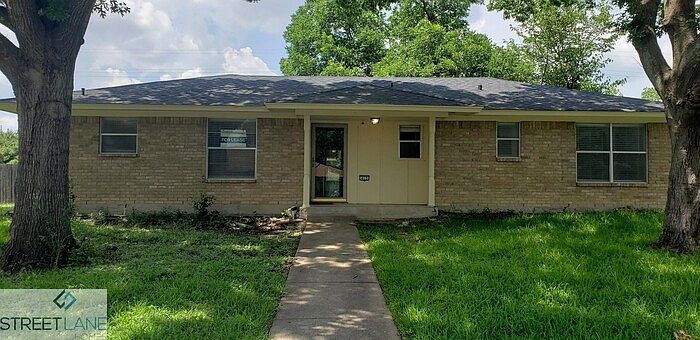 1st image of 413 Stony Creek Dr