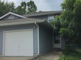 311 E Main St, Smithville, MO 64089