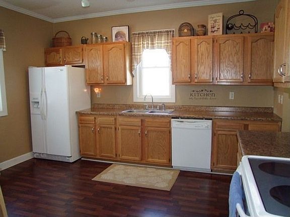 2nd image of 306 Peterson St