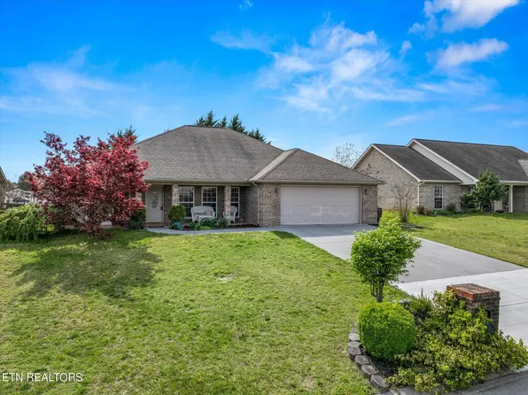935 Mercer Dr, Maryville, TN 37801
