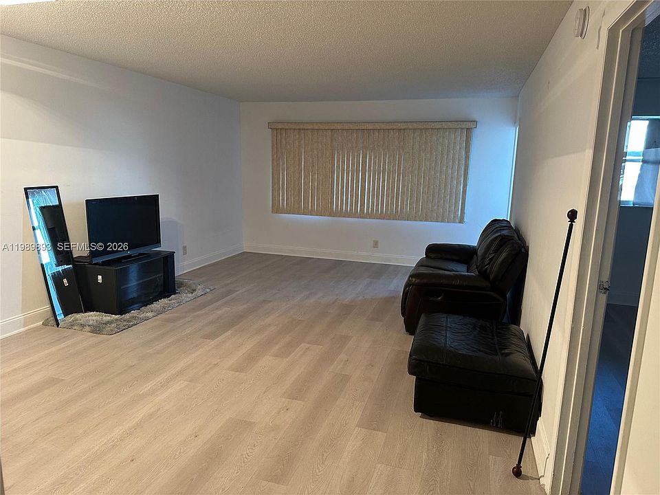 1st image of 410 SE 2nd St APT 118