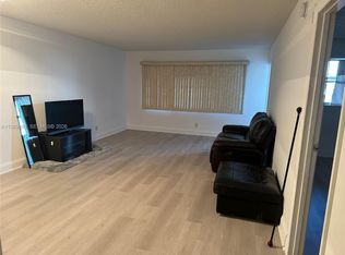 410 SE 2nd St APT 118, Hallandale Beach, FL 33009