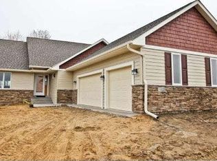11841 Erskin Cir, Blaine, MN 55449