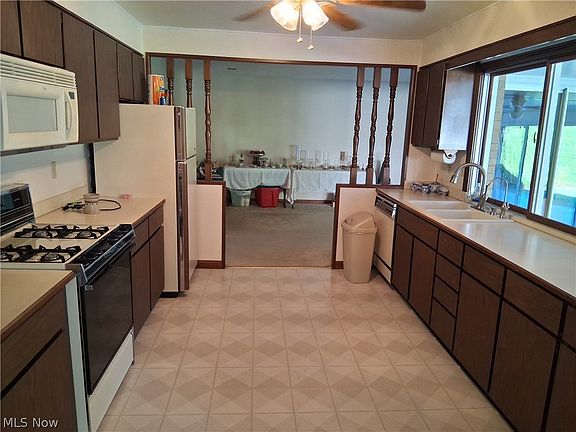 4th image of 3941 Welcker Dr NE