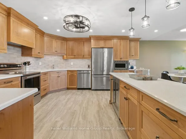 24 Marilyn Dr #902, Guelph, ON N1H 8E9