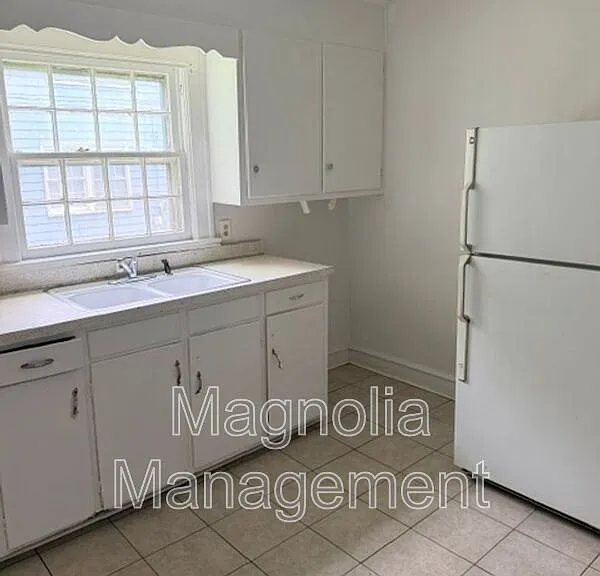 1440 Perry Ave — Photo 8