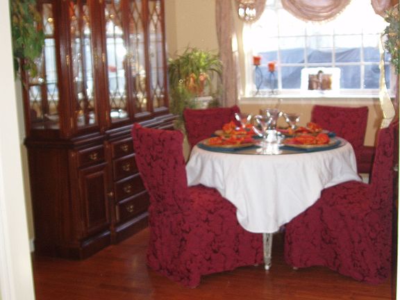 13x10 DRM w/2 tone cust paint, crown molding & chair railing*Lg Picture Window