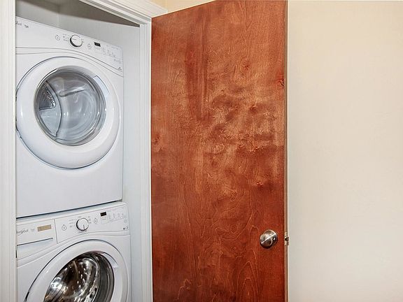 5th image of 4844 Pleasure House Ct APT 102
