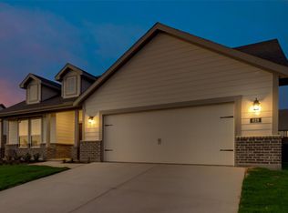 828 Feather Edge Dr, Springtown, TX 76082