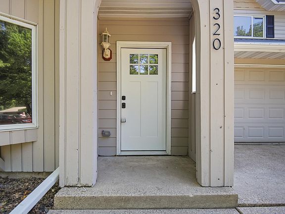 2nd image of 320 Jenny Ln