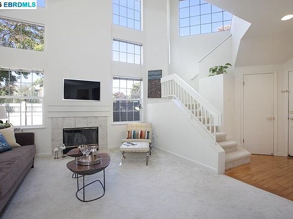 3rd image of 2523 Baywood Way