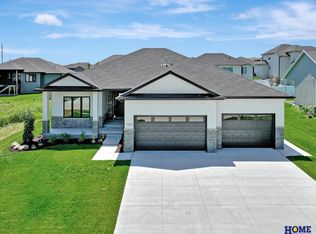 8835 Appaloosa Ln, Lincoln, NE 68520