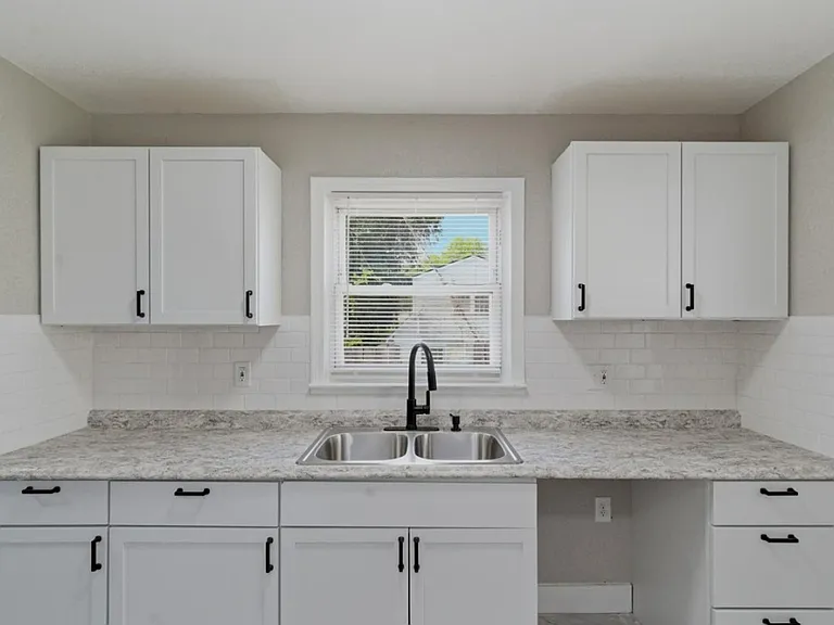 6310 S Benton Ave — Photo 3