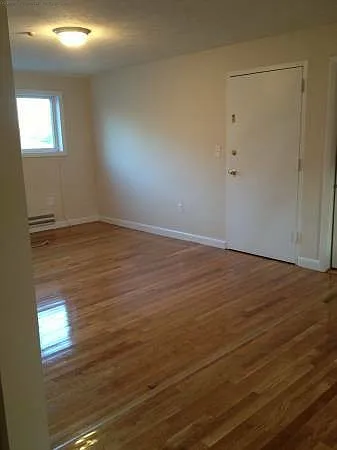 2 bed, 900 sqft, $2,400 — Photo 4