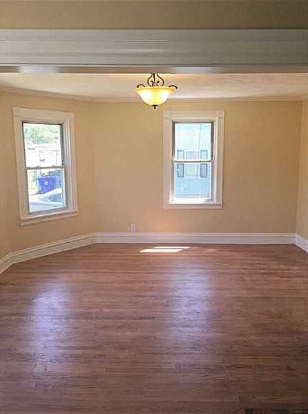 2nd image of 36 Parker St