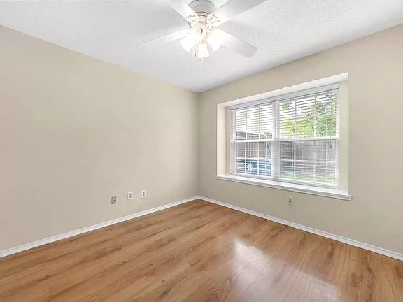 3rd image of 336 S Orchard Ave