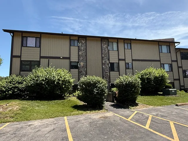 81 Lemans Ct — Photo 19
