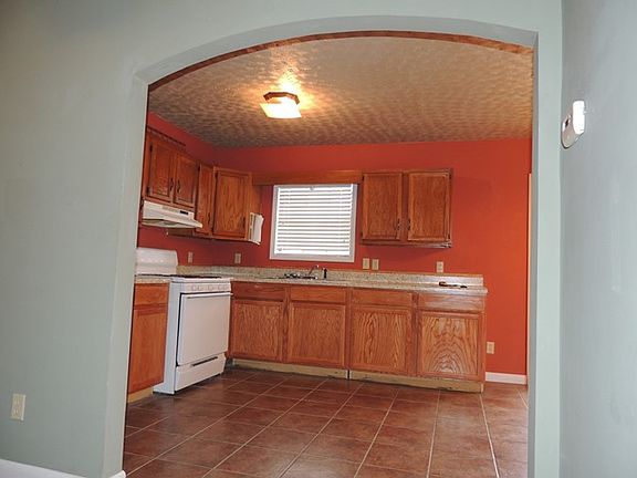 3rd image of 506 Beagle St