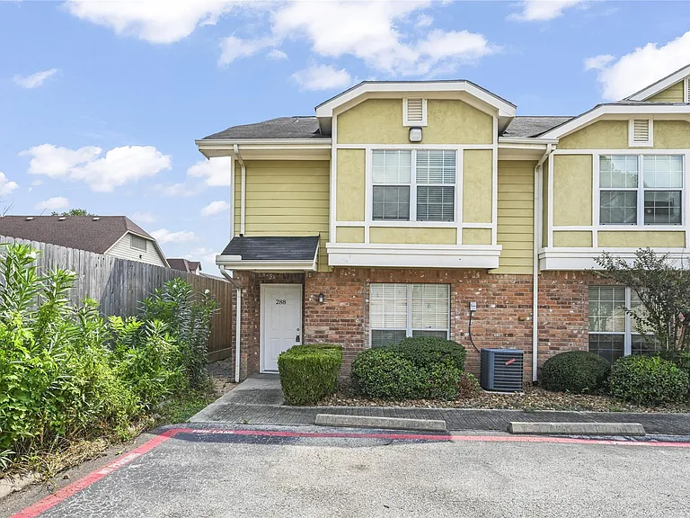 1520 Sherwood Forest St #301 — Photo 40