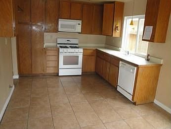 5th image of 14784 Wintergreen St