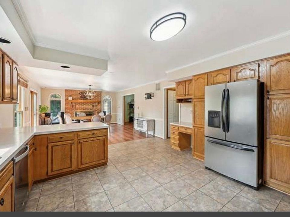 2nd image of 2925 Talbert Ct
