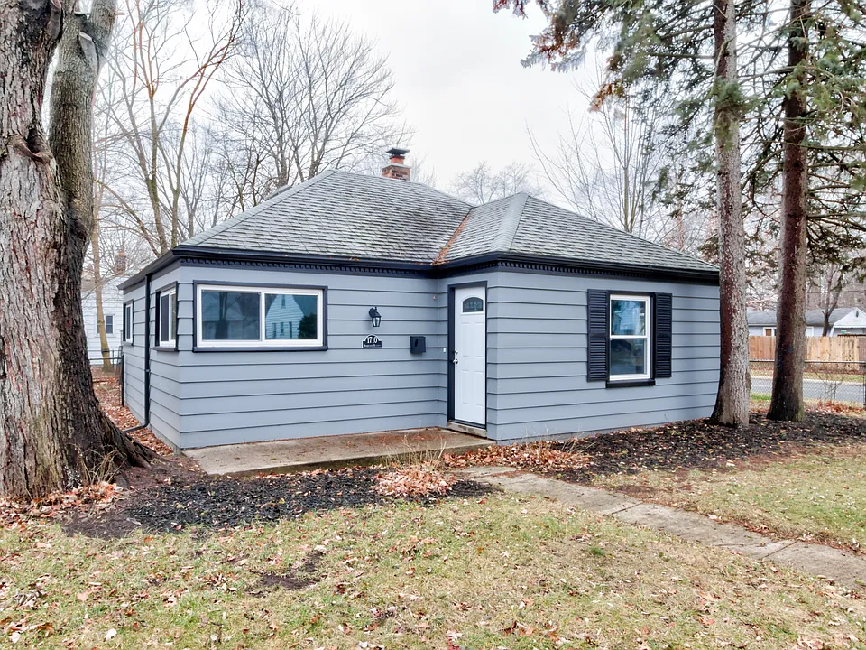 1710 Woodward Hts #1
