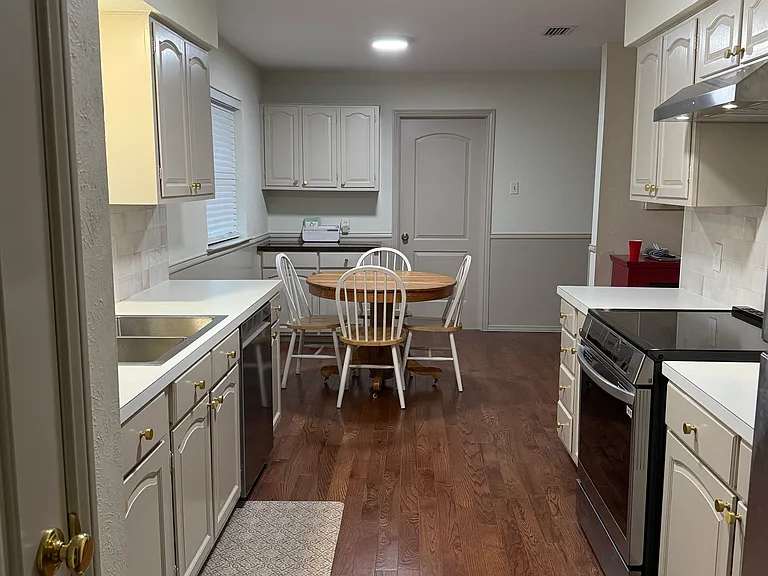 7135 Cosgrove Dr — Photo 6