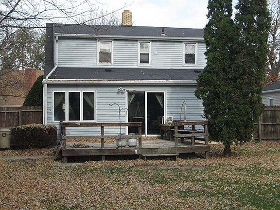 2nd image of 902 Blaine Ave