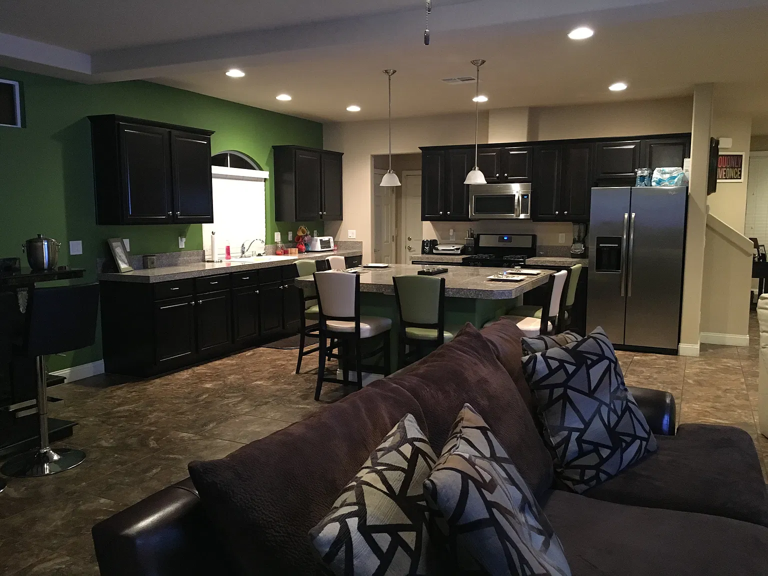 4 bed, 2.5 bath, 2450 sqft, $2,600 — Photo 4