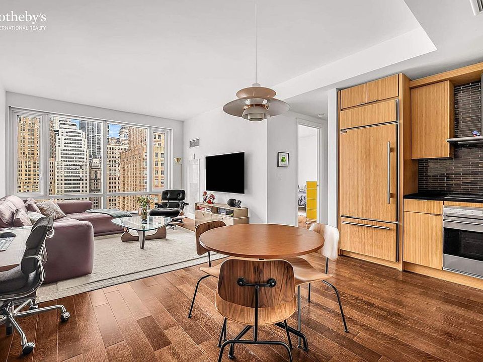 1st image of 70 Little St W Unit 21A
