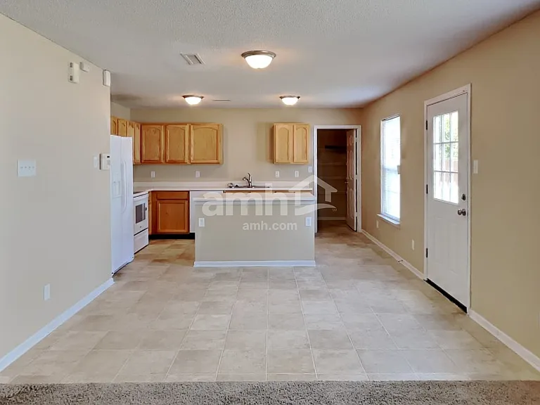 6804 Woodland Heights Dr — Photo 4