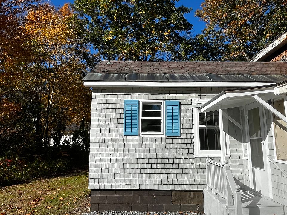 1st image of 570 Rockingham Rd #2