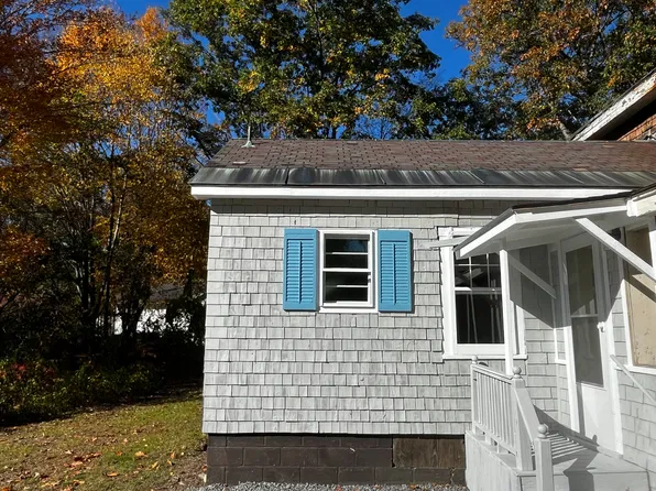 570 Rockingham Rd #2, Bellows Falls, VT 05101