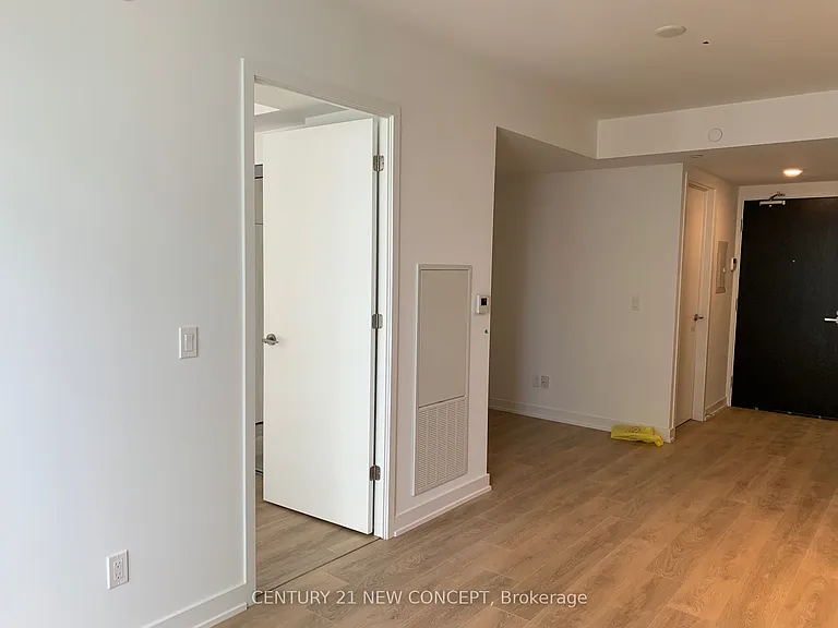 501 Yonge St #1603 — Photo 12