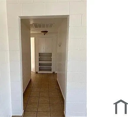 3 bed, 1216 sqft, $2,100 — Photo 3