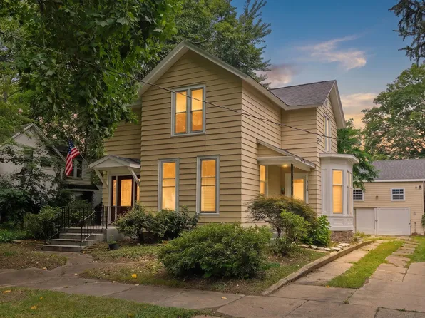116 S 4th St, Niles, MI 49120