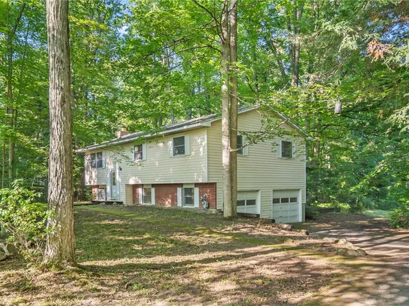 45 Sunset Cir W, Ithaca, NY 14850