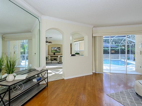 3rd image of 4135 Grandchamp Cir