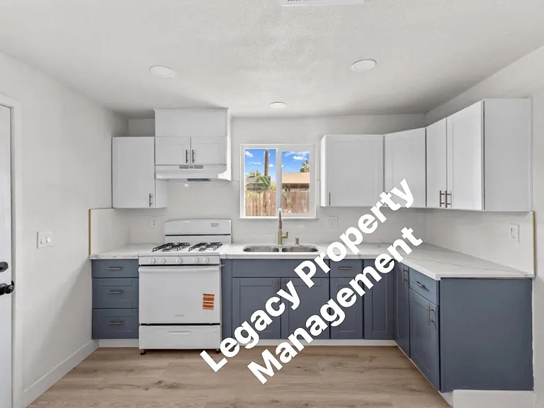 207 Pleasant St #A — Photo 3