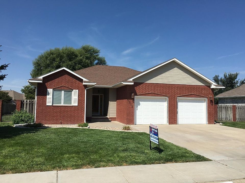 1st image of 2913 Castlewood Pl