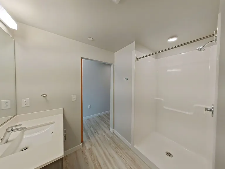Ferry Street Flats - Modern Studios and Lofted units right by campus! — Photo 26